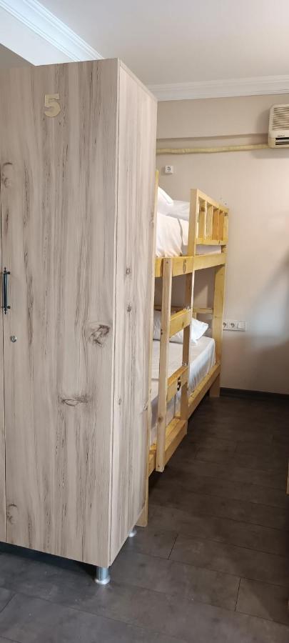 Armis Hostel Istanbul Exteriör bild